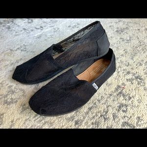 Toms- black lace, women’s size 7